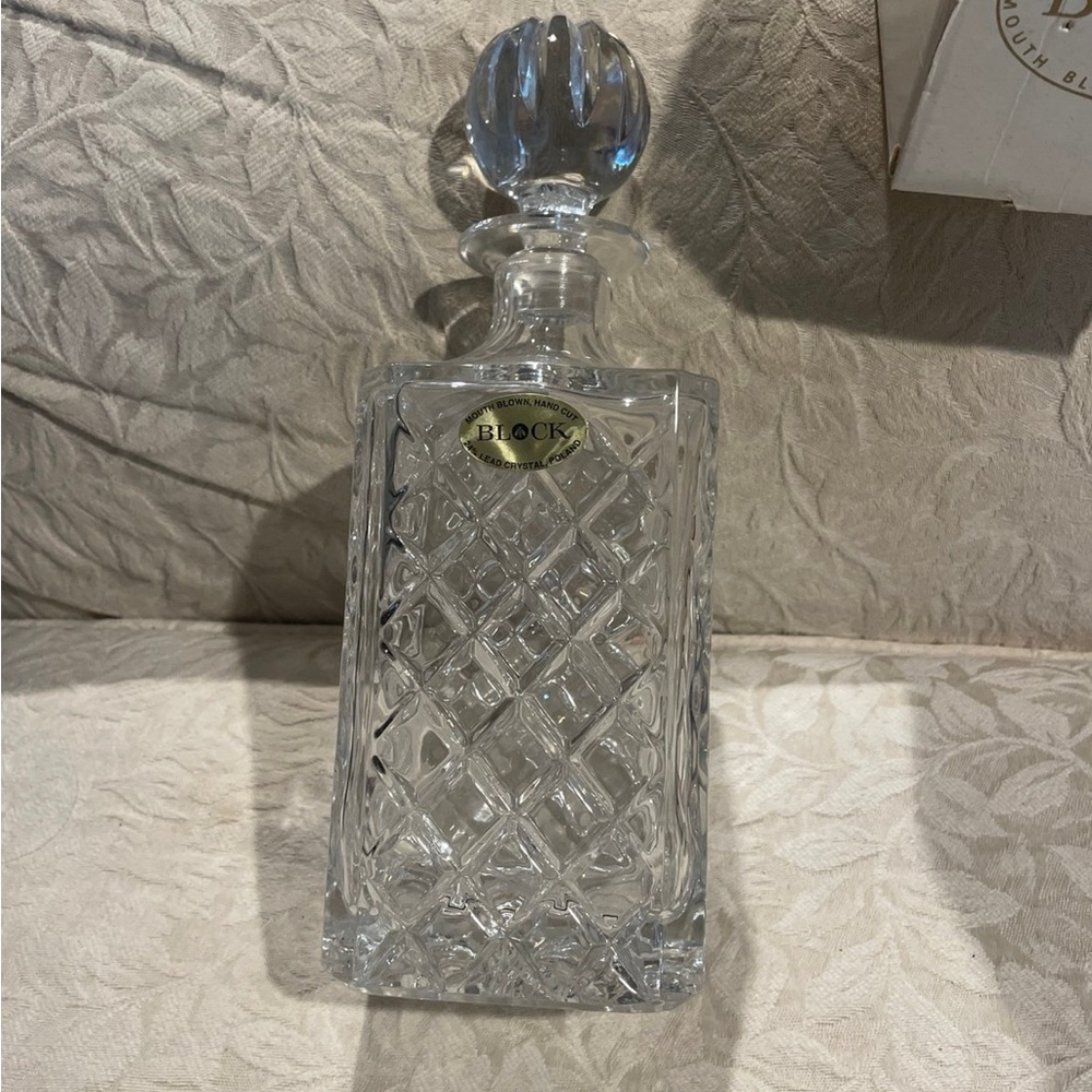 Crystal Decanter - Elegant Clear Design